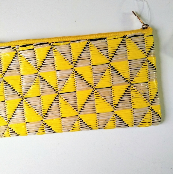 🆕 One Geometric Woven Straw, Thin Pouch 👝 - Picture 7 of 16